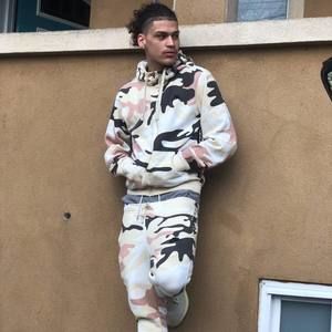 Meet your Posher, Chase